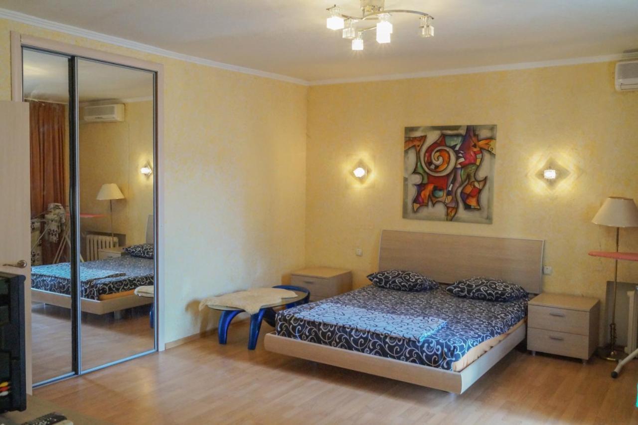 Apartment Triokhsviatytelskaya Street 3 Κίεβο Εξωτερικό φωτογραφία