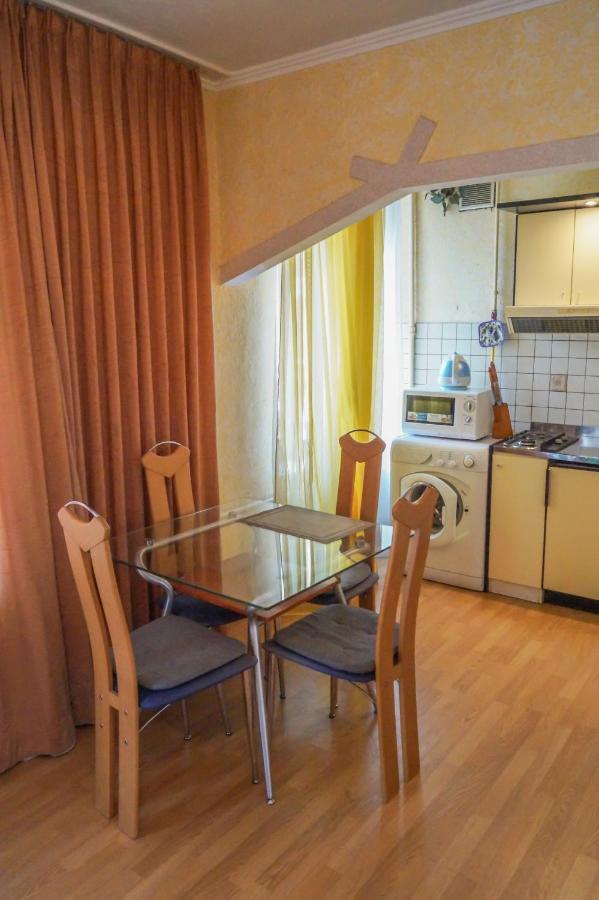 Apartment Triokhsviatytelskaya Street 3 Κίεβο Εξωτερικό φωτογραφία